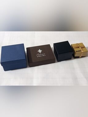 ONE of Assorted Ring/Earrings Jewelry Jewellery Storage Boxes Cases